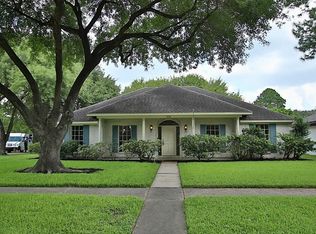 9338 Benning Dr, Houston, TX 77031