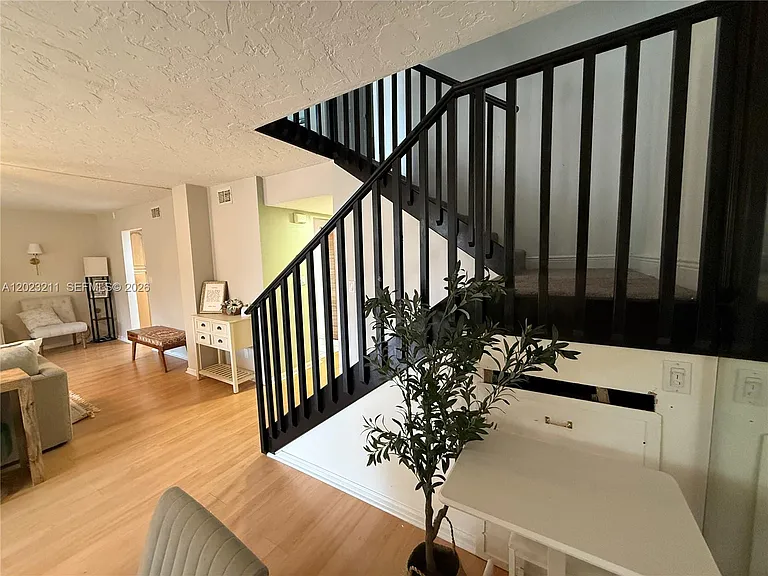 450 Commodore Dr #306 — Photo 8