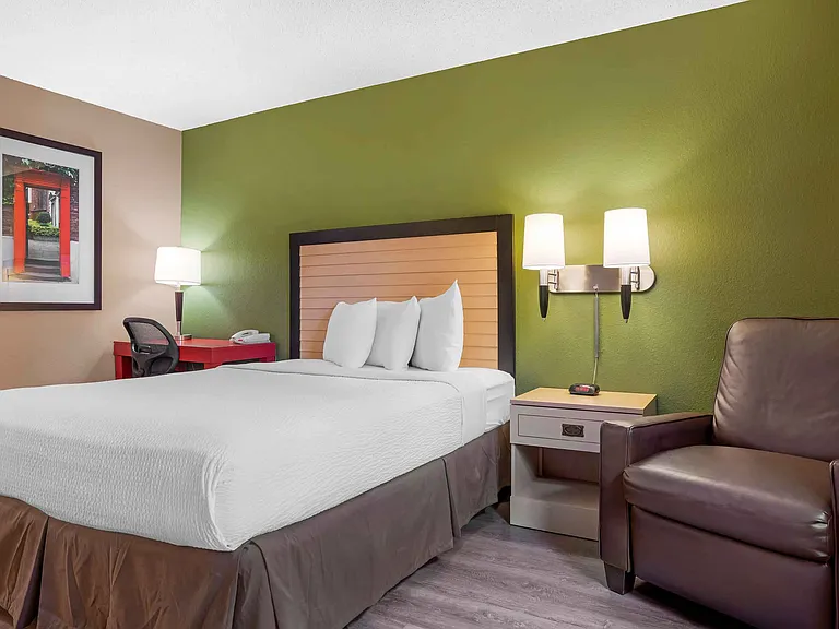 Studio Suite - 1 Queen Bed