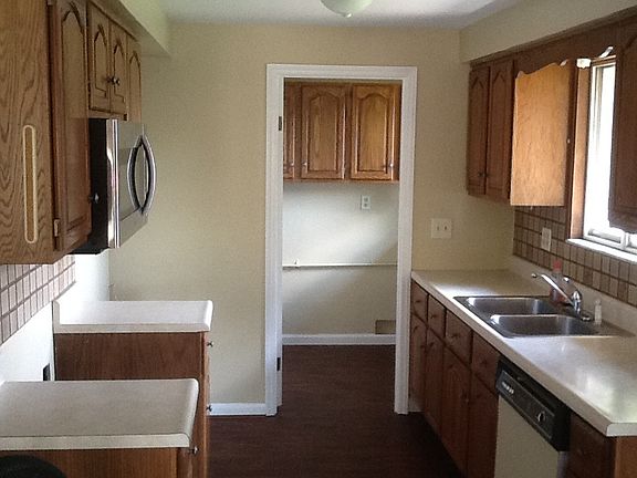 4th image of 7418 Treon Pl