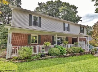 536 Hillcrest Cir, Bridgeport, WV 26330