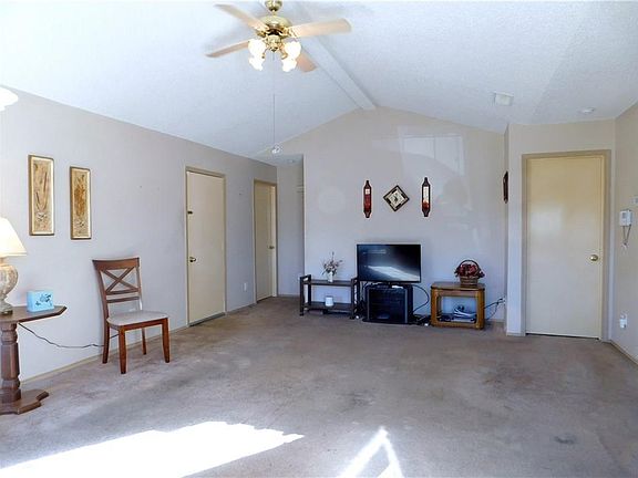 5th image of 908 Valdez Dr