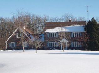 W334S5310 Red Fox Way, North Prairie, WI 53153