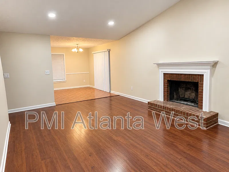 3 bed, 2.0 bath, $1,950 — Photo 2