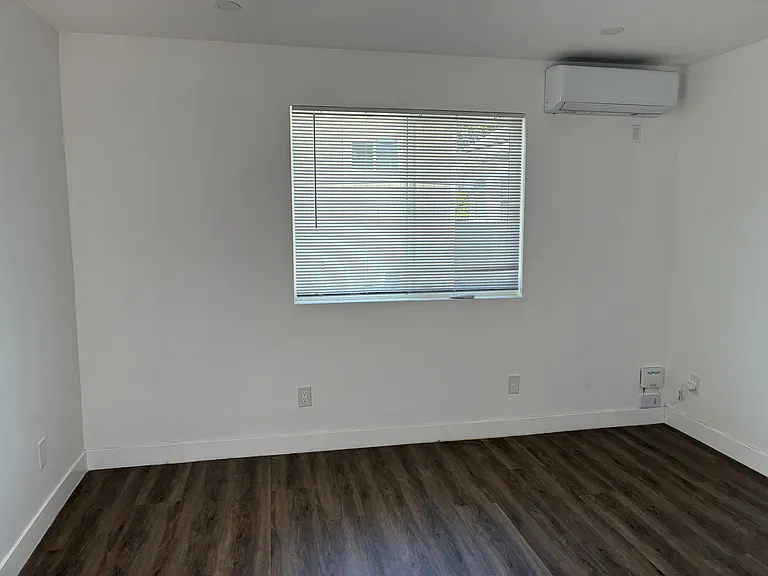 380 N 13th St #2 — Photo 3