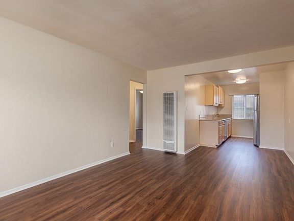 5th image of 2510 Landis St #B