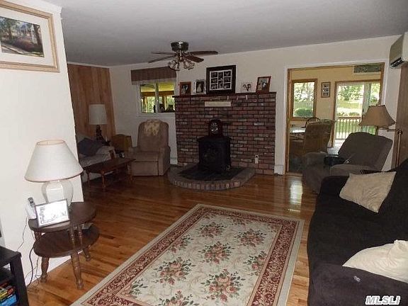 4th image of 1671 Hiram Ave