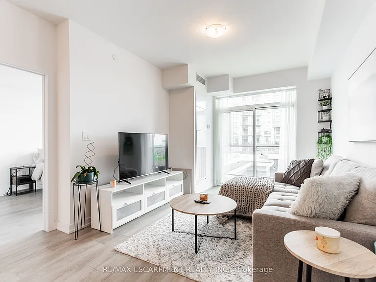 450 Dundas St E #708 — Photo 13