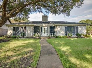 15823 Blackhawk Blvd, Friendswood, TX 77546