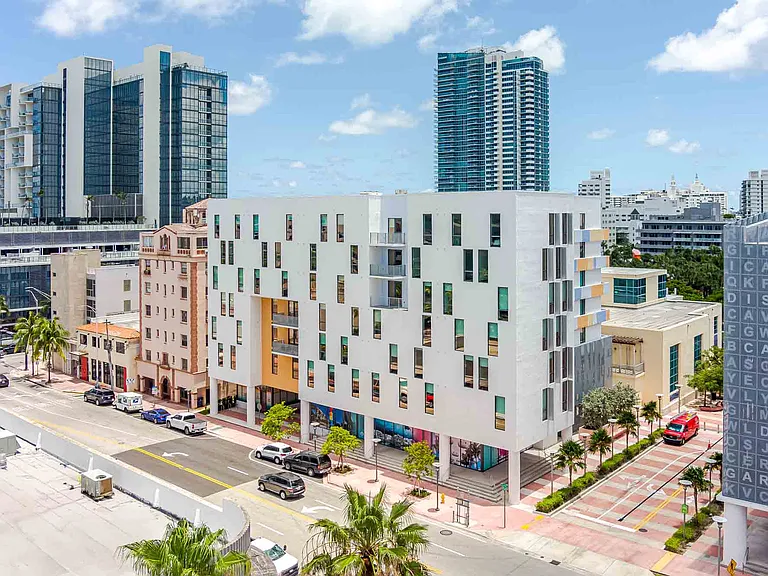 The Anamar at Collins Park — Photo 30