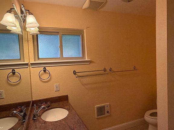 in-suit bathroom