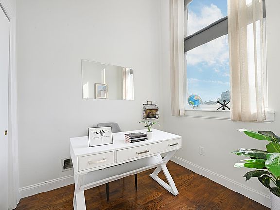 3rd image of 60 Erie St APT 303
