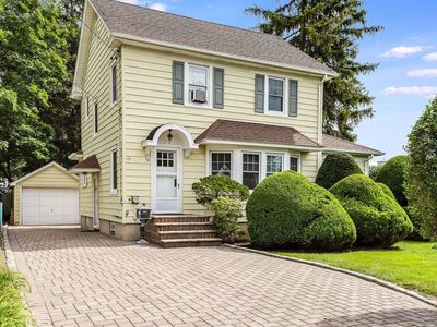 16 Meridian Avenue, Kings Park, NY, 11754