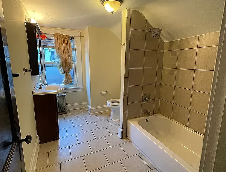 3062 Euclid Heights Blvd — Photo 2