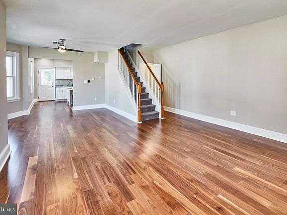 5th image of 139 Bartram Ave