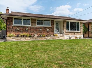 7 Kenwood Cres, Hamilton, ON L8T 1W3