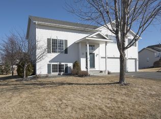 1266 Goldfinch Dr, Waconia, MN 55387