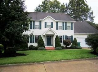 306 Lower Overlook Dr, Hurricane, WV 25526