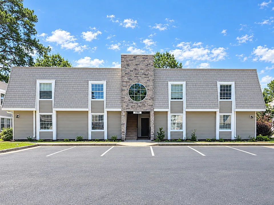 2610 Colony Pines Dr #202