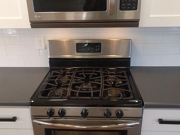4th image of 1401 E Clarendon Ave