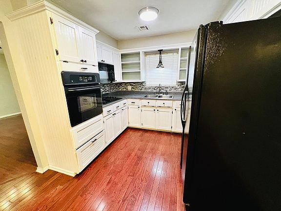 5th image of 4704 Del Aire Dr