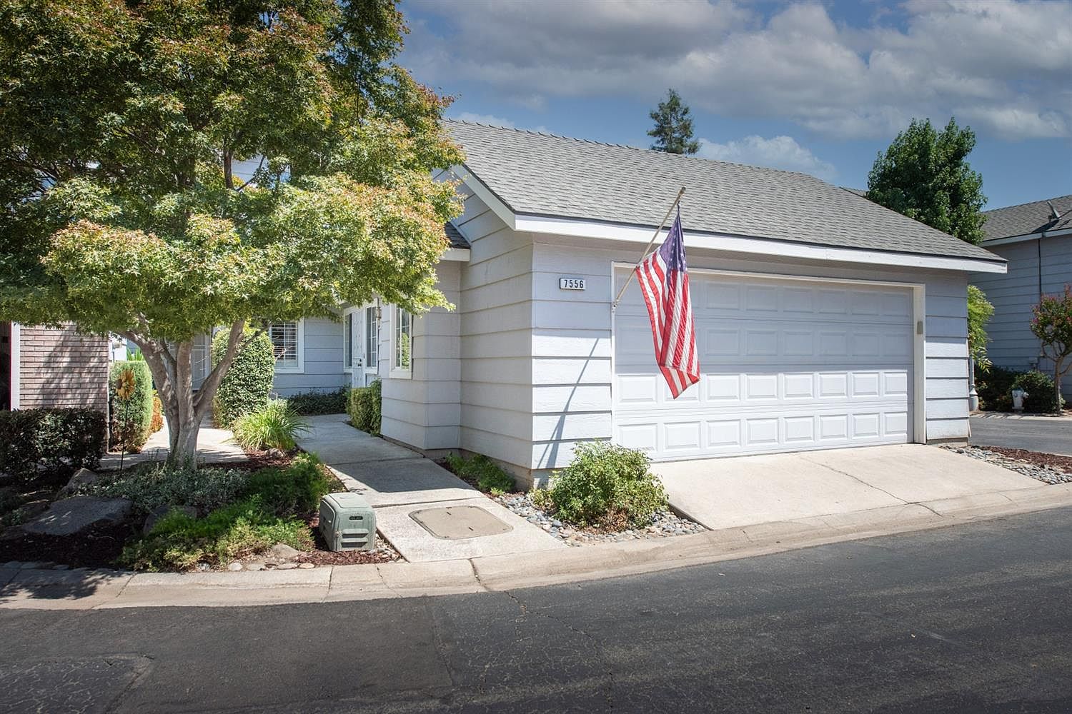 7556 N Millbrook Ave, Fresno, CA 93720 | Zillow