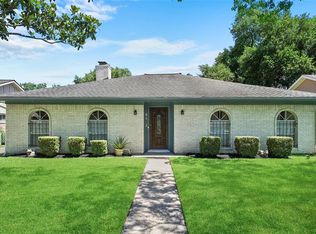 9562 Wickenburg Dr, Houston, TX 77031