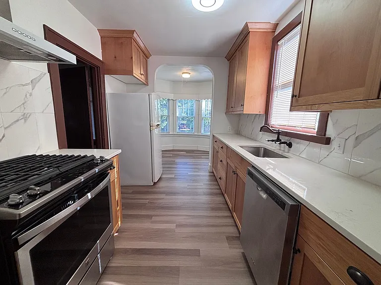 3834 NE Senate St — Photo 4