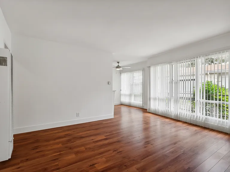 10584 Santa Monica Blvd #209 — Photo 4
