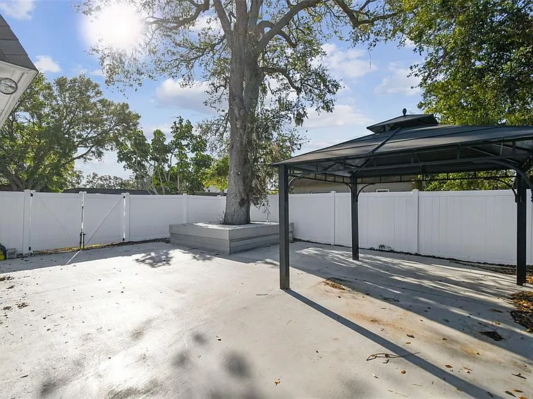 12252 Eldon Dr — Photo 72