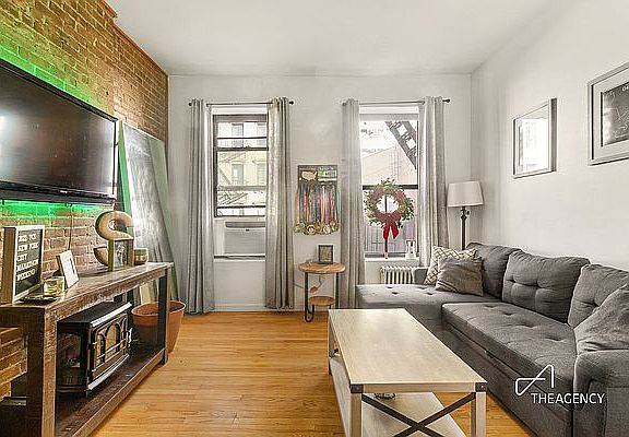 4th image of 438 W 49th St APT 3D