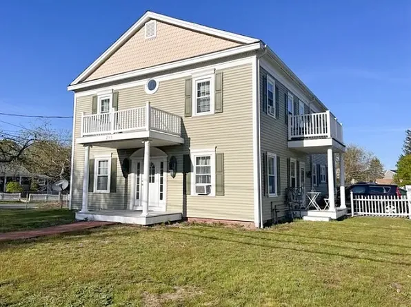 288 Ocean St, Hyannis, MA