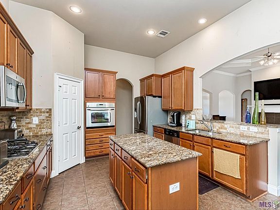 4th image of 2485 Creek Hollow Ave