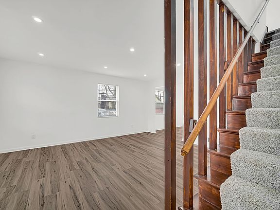 5th image of 1913-21 Warwick Ave #1921A