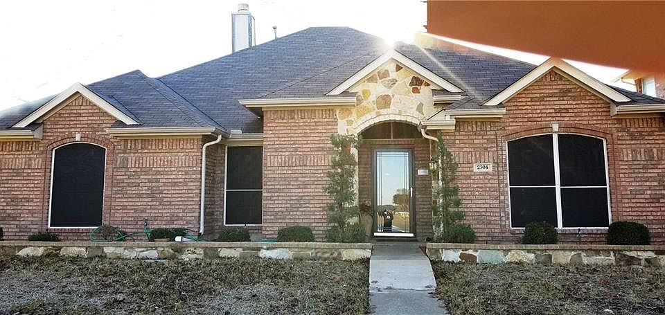 1st image of 2504 Larkspur Ln