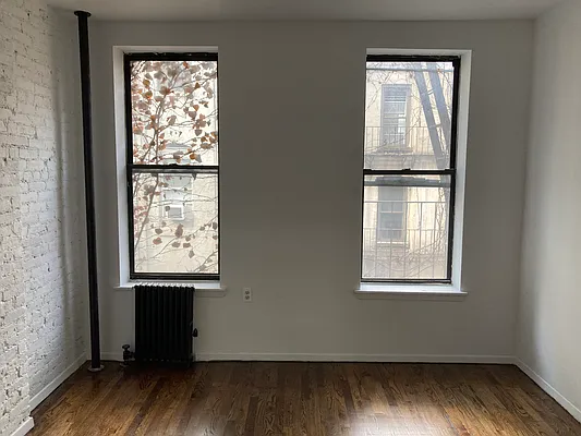 Rented by Bond New York | media 29