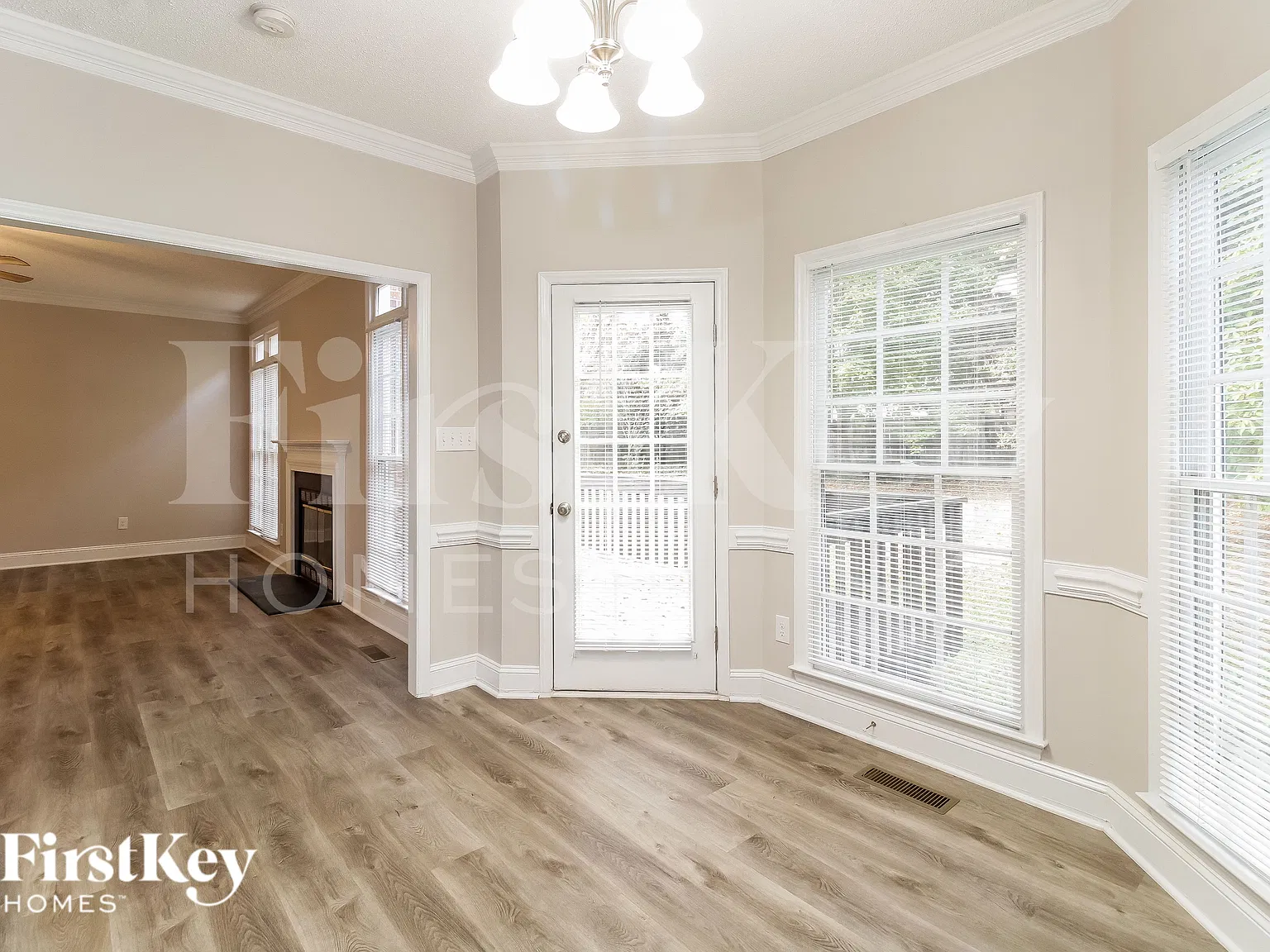 4 bed, 2.5 bath, 2590 sqft, $3,220 — Photo 3