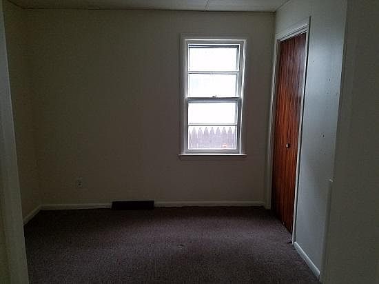 3rd image of 643 20th St APT 3