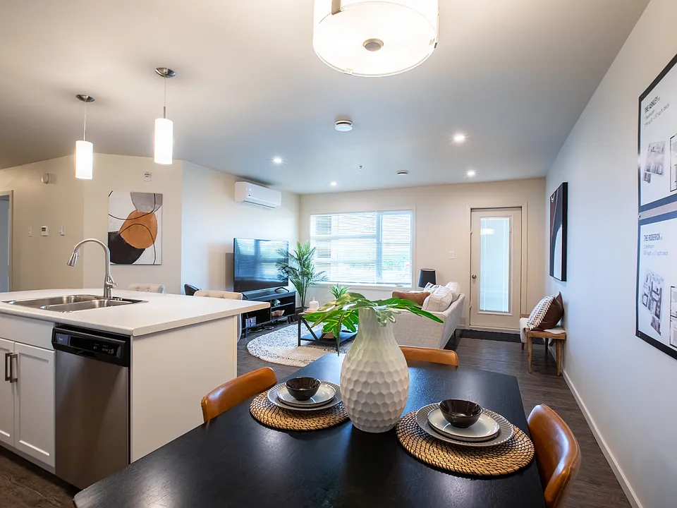 585 Ballantrae Dr