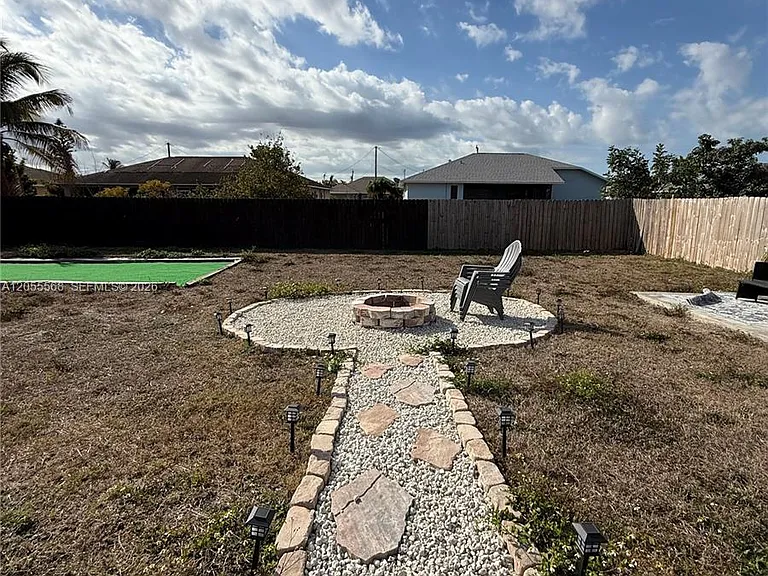 320 SE 26 Terrace Cpe — Photo 15