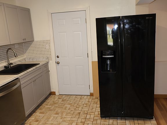 4th image of 4212 W Bay Vista Ave