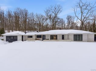 80 Hollow Rd, Stony Brook, NY 11790