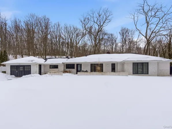 80 Hollow Road, Stony Brook, NY 11790