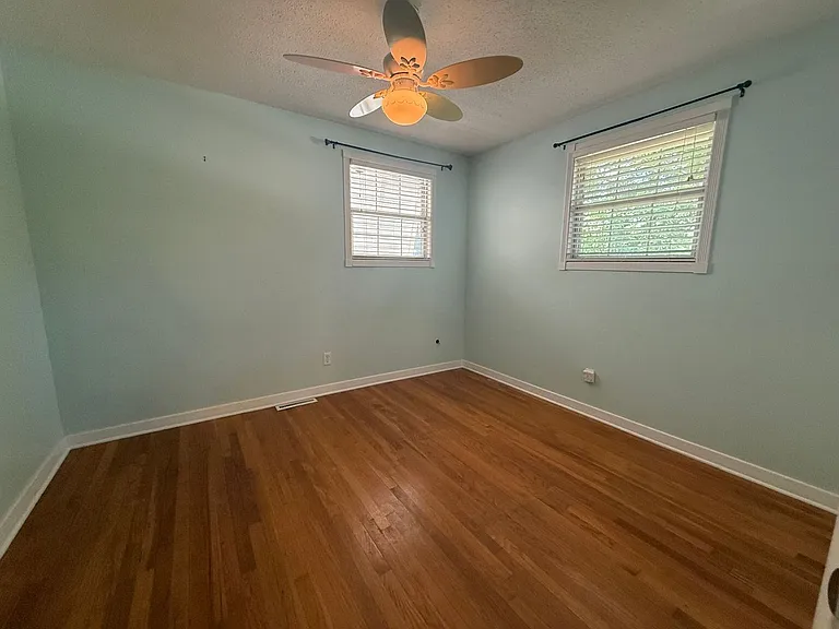 905 Poinciana Dr — Photo 26
