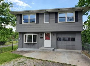 110 John St, Mabscott, WV 25871