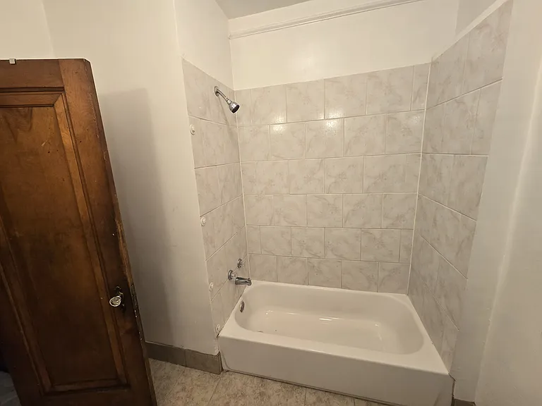 6942 S Maplewood Ave #1 — Photo 8
