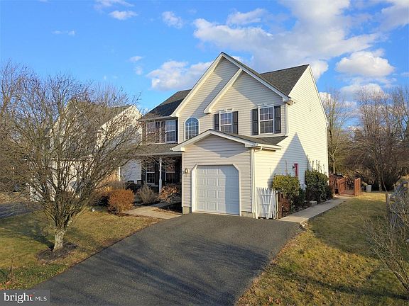 4th image of 140 Ivy Ln