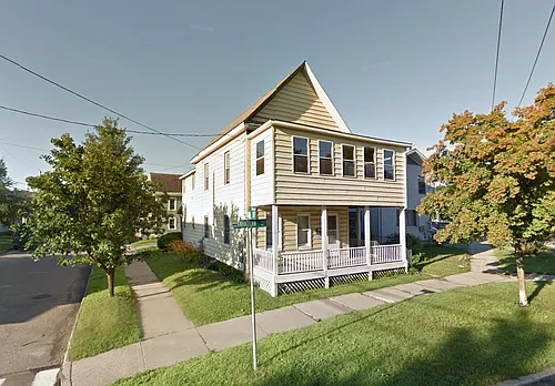 127 Manhattan Dr Photo 1