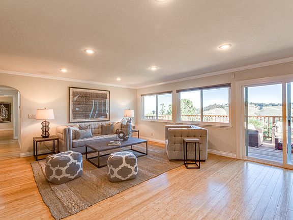 5th image of 135 Teresita Way