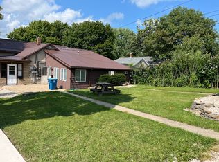 101 E 1st St #C, Spring Valley, IL 61362